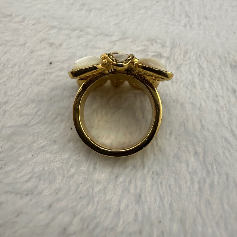 Vintage St. John Ring Gold Tone Mother of Pearl Statement Floral Square Size 8 - Picture 5 of 12